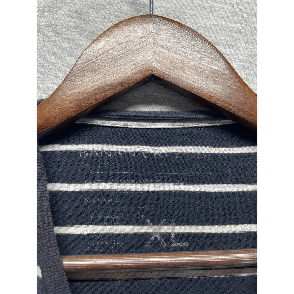 Banana Republic Soft Wash T Shirt Mens XL Blue White Horizontal Striped Cotton